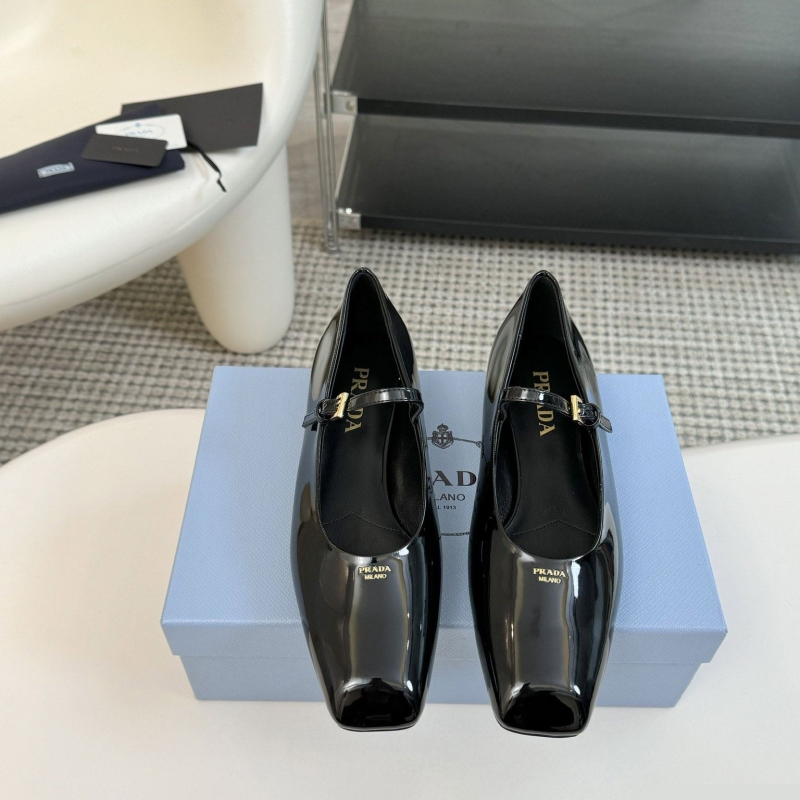 Pra*a flat shoes